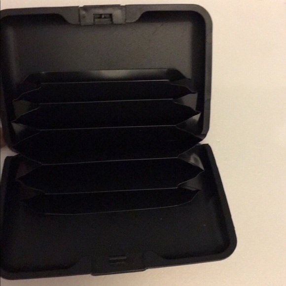 NWT Credit Card Aluminum Wallet. - Picture 2 of 4